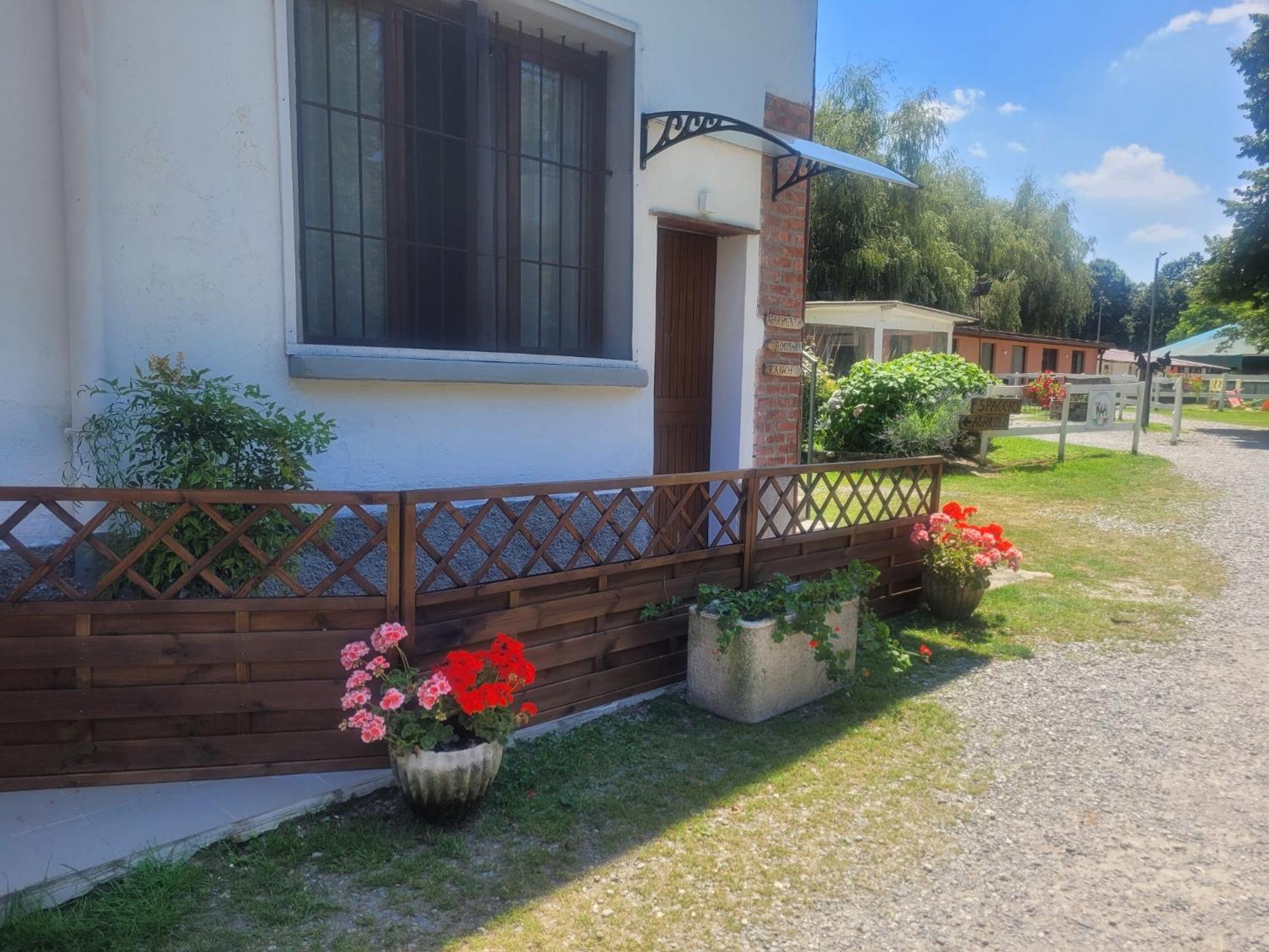 Agriturismo La Fornace Centro Ippico 코모 외부 사진