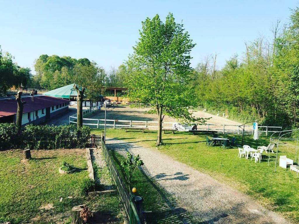 Agriturismo La Fornace Centro Ippico 코모 외부 사진